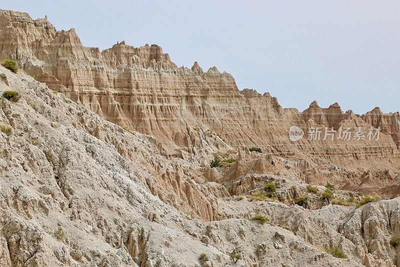 南达科塔州巴德兰兹国家公园的对角岩层