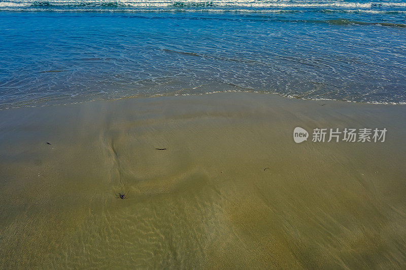 澳大利亚大洋路旁边的美丽海滩。