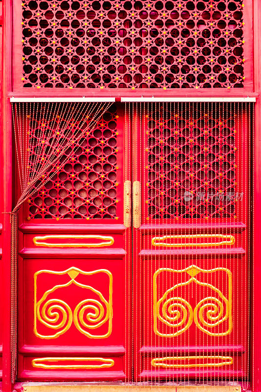 中国传统门窗，中国宫廷门窗风格，中国空心门窗，红门，宫门