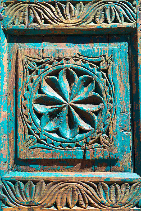 古董漆蓝绿色印度木门细节