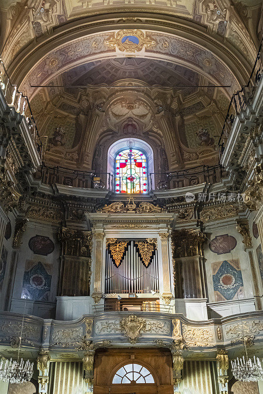 意大利利古里亚萨沃纳老城的圣彼得教堂