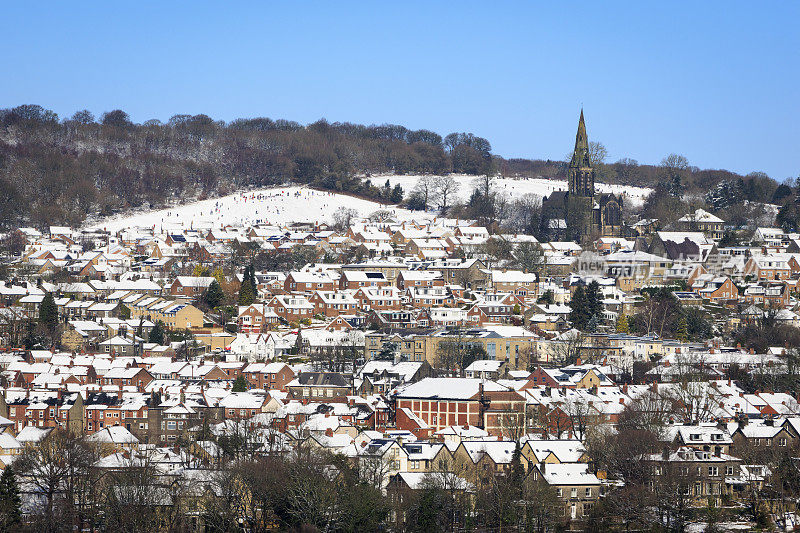 英国利兹郊区的冬季雪和景色