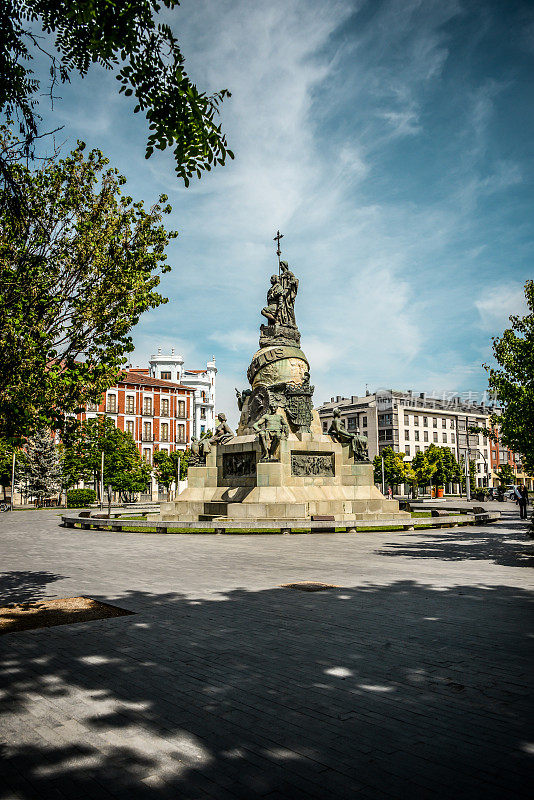 西班牙巴利亚多利德的科隆纪念碑