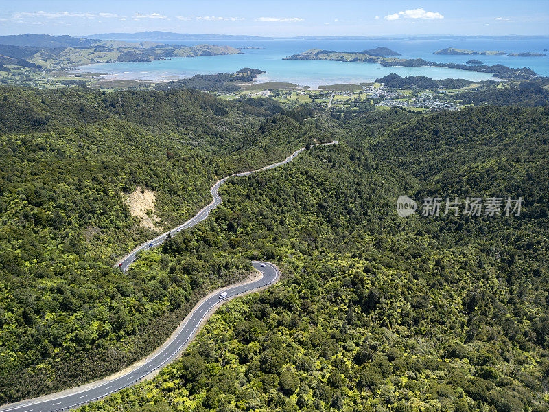 鸟瞰新西兰高速公路