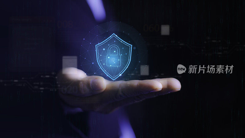 保护互联网信息的网络安全和隐私。锁定图标在手保护数据和互联网网络安全技术。未来虚拟屏幕界面技术。