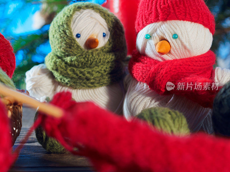 在编织家的舒适的圣诞节