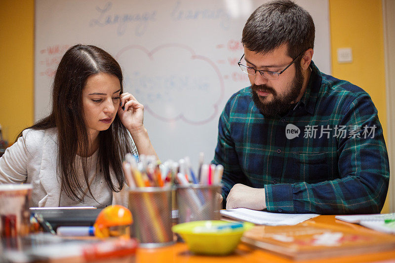 学生在导师的指导下准备考试