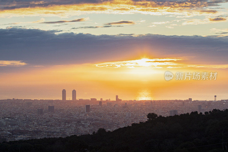 巴塞罗那的Collserola山日出