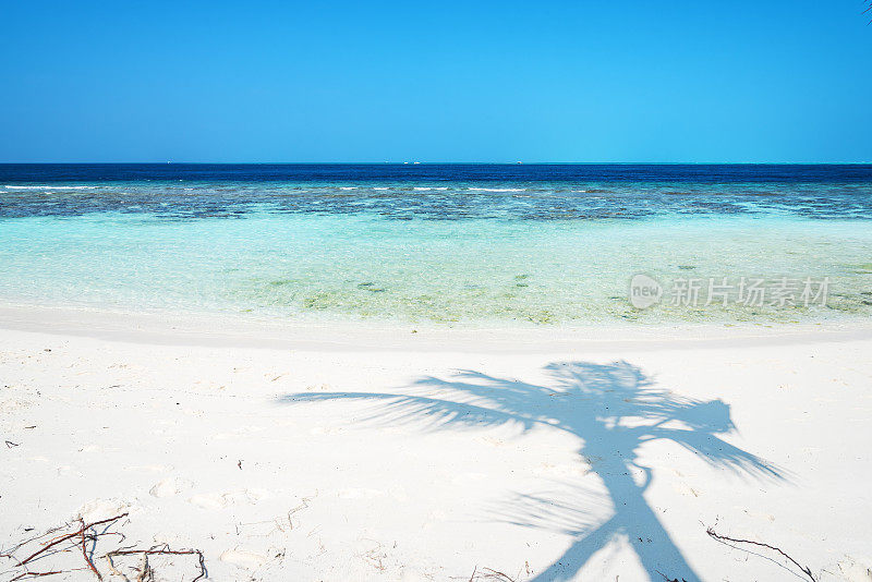 热带天堂海滩和海景