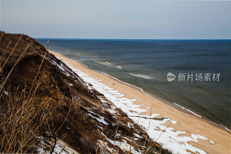 高地轻海滩在冬天