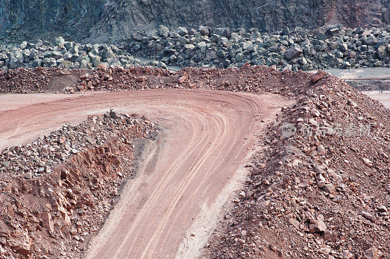 露天矿山采石场的道路