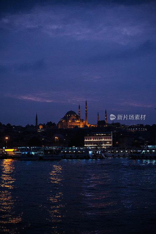 晚上的金角，土耳其伊斯坦布尔