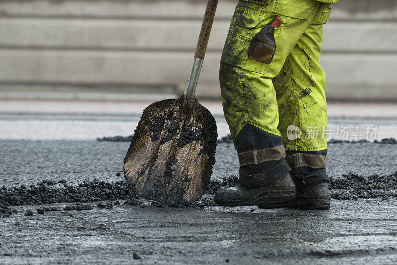 筑路工人