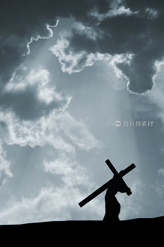 耶稣受难日背着十字架