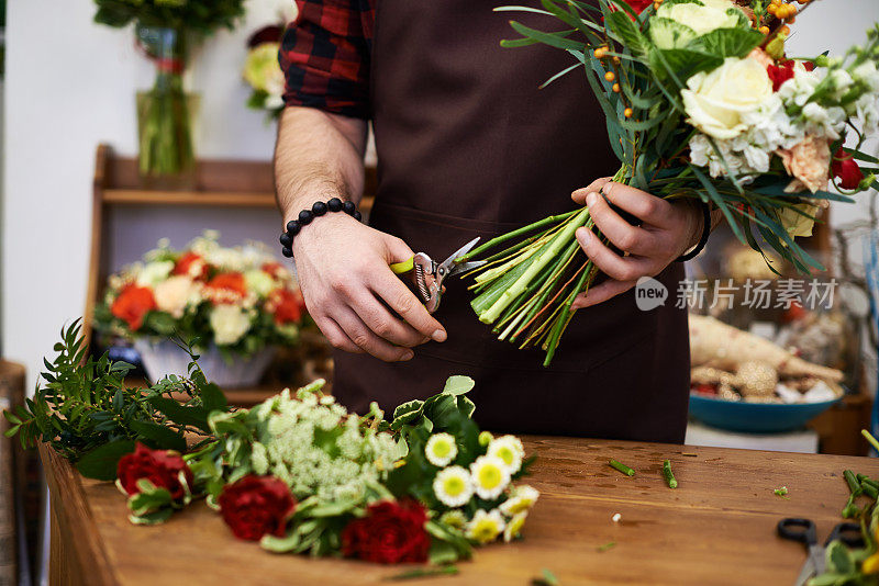 花商制作美丽的花束