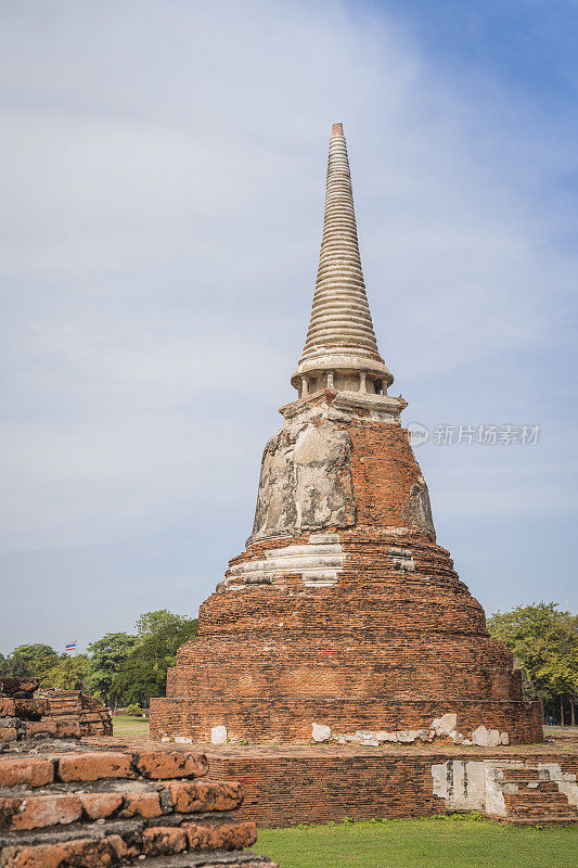 泰国大城府历史公园内的佛寺寺，是联合国教科文组织世界遗产