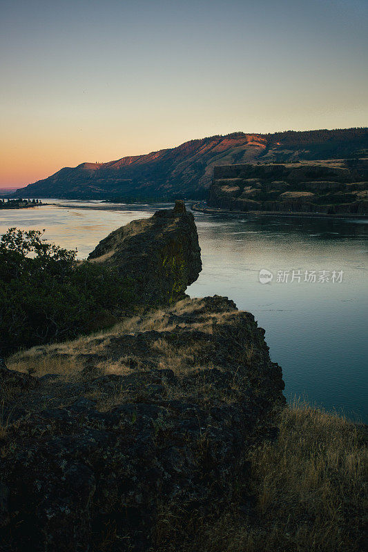俯瞰俄勒冈州哥伦比亚河峡谷