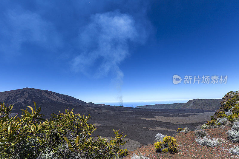 喷发的火山