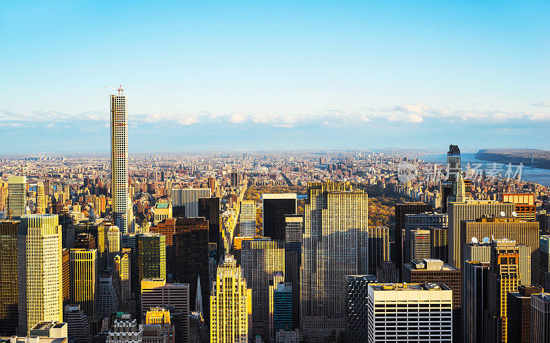 空中俯瞰曼哈顿中心公园摩天大楼纽约市反射