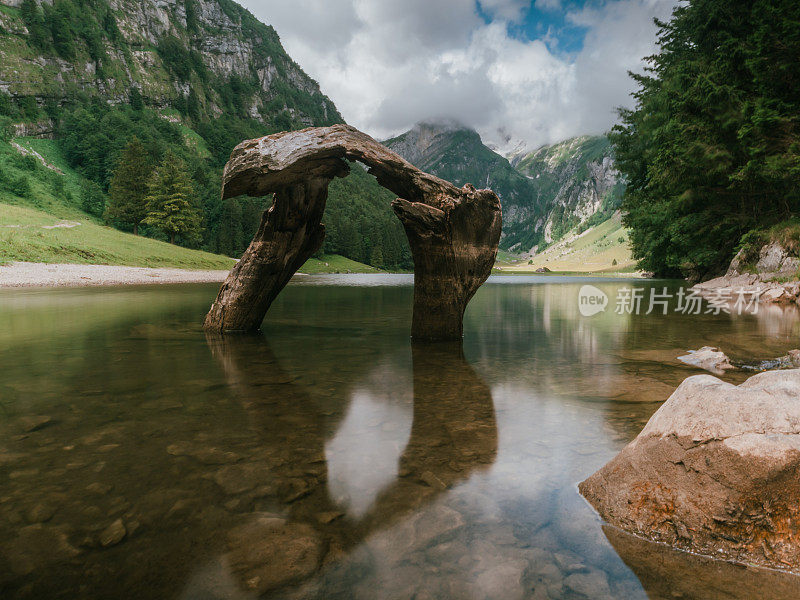 长期暴露在阿彭策尔高山湖泊