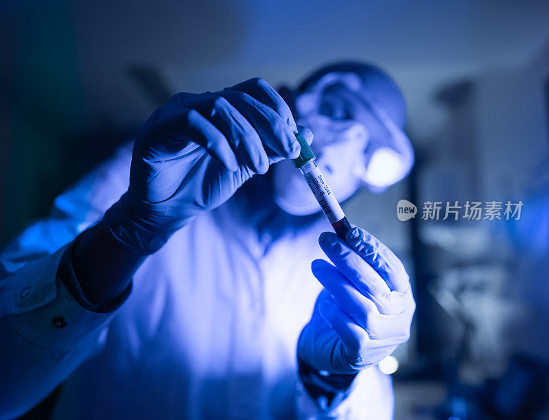 实验室工作人员:冠状病毒和冠状病毒疫苗