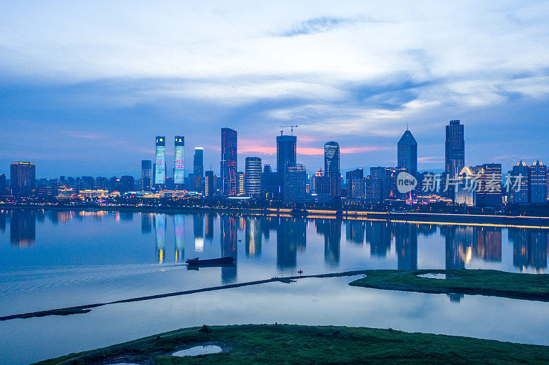 赣江夜景，南昌，中国