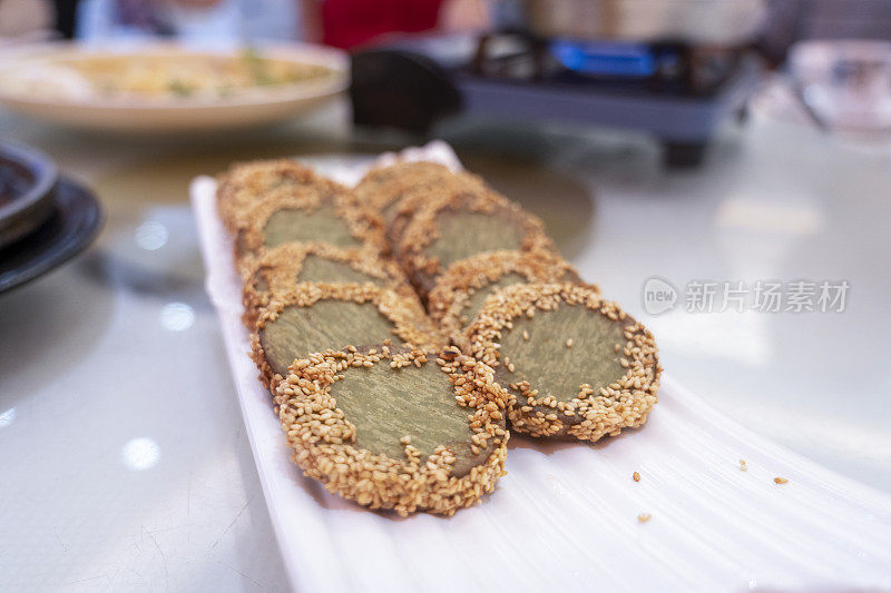 广东小吃:芝麻和绿豆饼