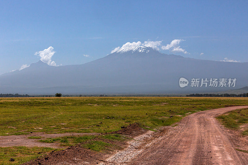 乞力马扎罗山和马文子峰土路