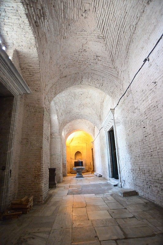 古拜占庭大教堂圣索菲娅·阿亚索夫亚的走廊