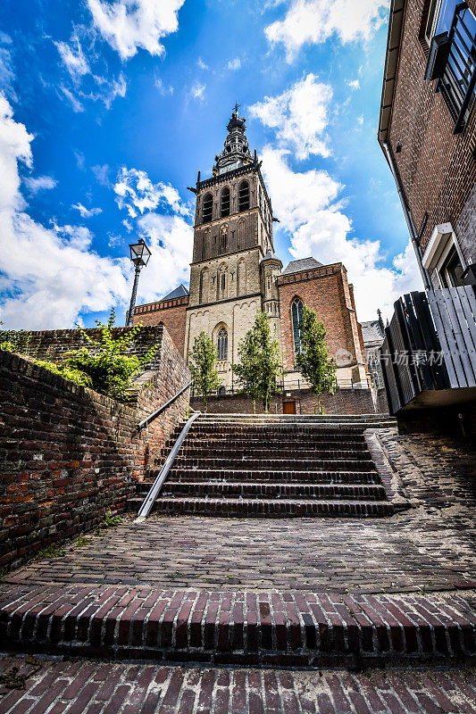 通向荷兰奈梅亨圣斯蒂芬教堂的台阶