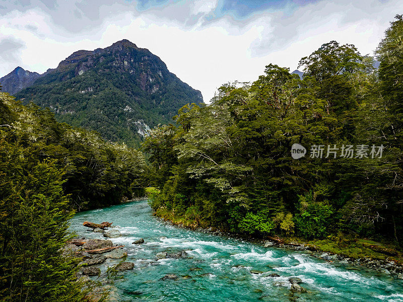 路特本河，路特本赛道，阿斯帕山国家公园，新西兰。