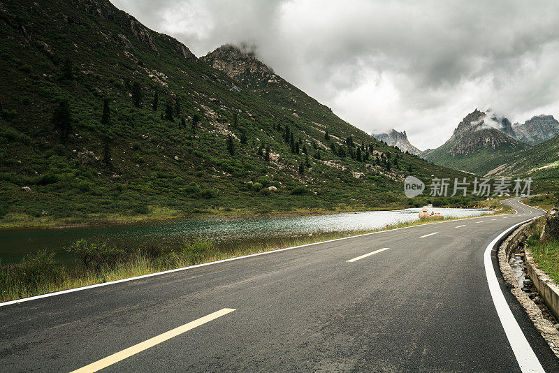 中国连宝业泽的山路