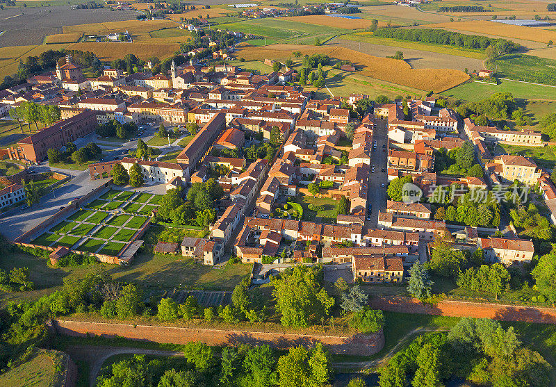 萨比奥内塔，伦巴第曼图亚省，意大利复兴时期的一个设防城镇