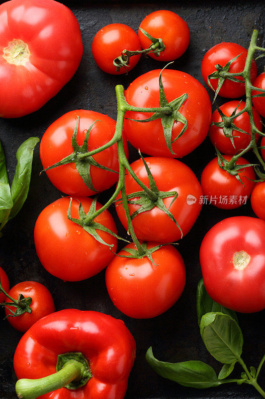 红番茄和胡椒俯视图