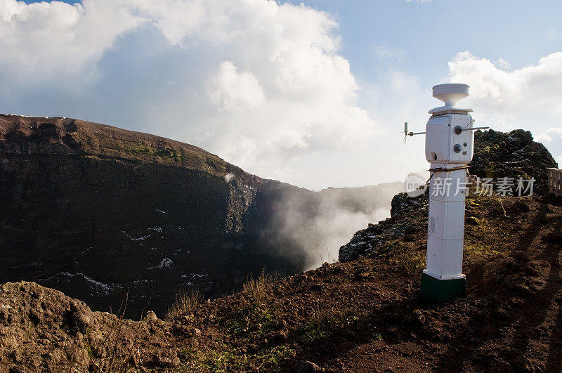维苏威火山上的地震监测站