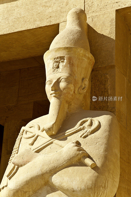 法老哈特谢普苏特的雕像