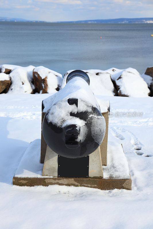 佳能位于加拿大新斯科舍省的迪格比，被雪覆盖