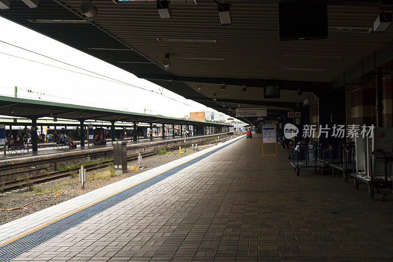 火车站，澳大利亚悉尼中部，有复印空间