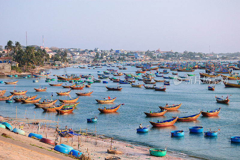 梅奈渔村和越南传统渔船