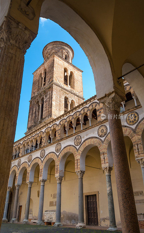 意大利坎帕尼亚萨莱诺大教堂钟楼