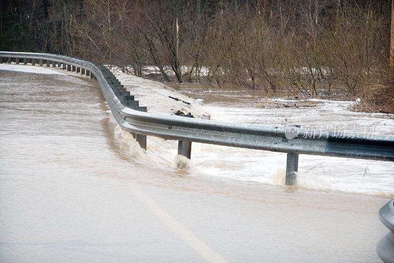 洪水在桥