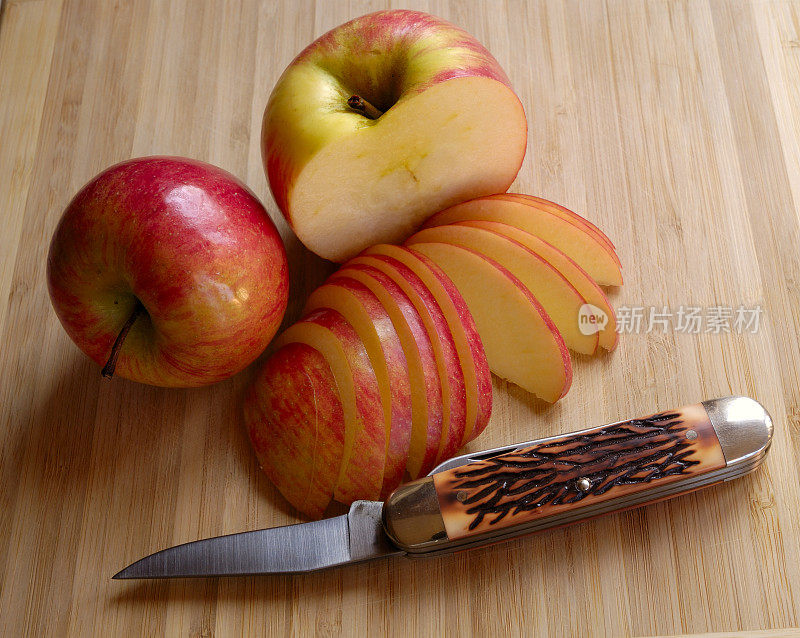 苹果与笔刀