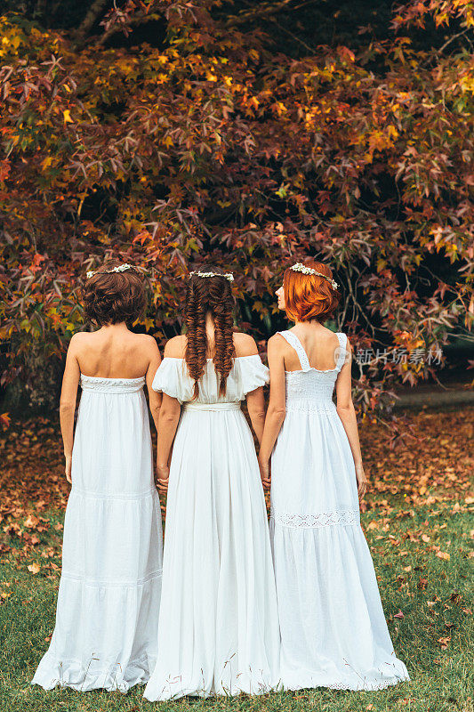 三个漂亮的新娘