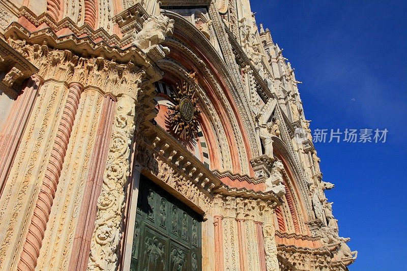 锡耶纳大教堂――圣玛丽亚・阿森塔大教堂