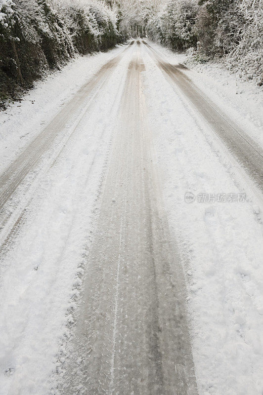 雪后的乡间小路