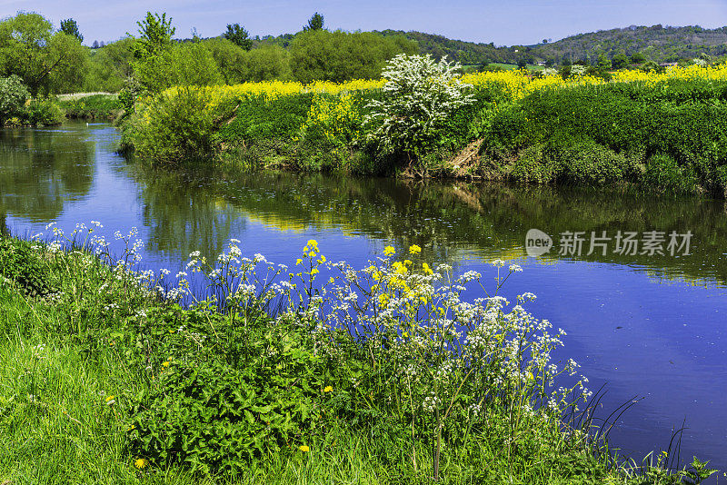 雅芳河