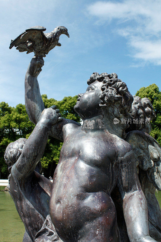 海伦基姆湖公园的雕塑