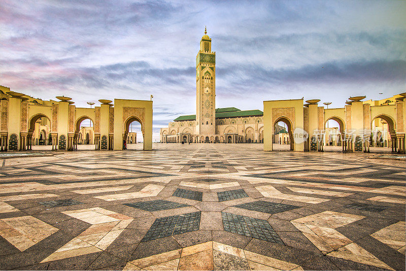 广场前著名的清真寺I在摩洛哥卡萨布兰卡