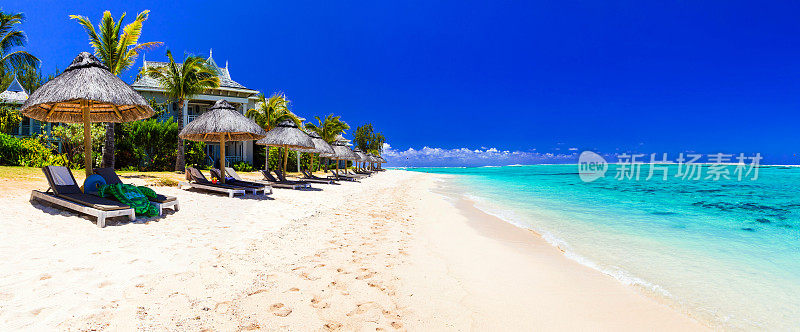 宁静的热带度假——毛里求斯岛完美的白色沙滩