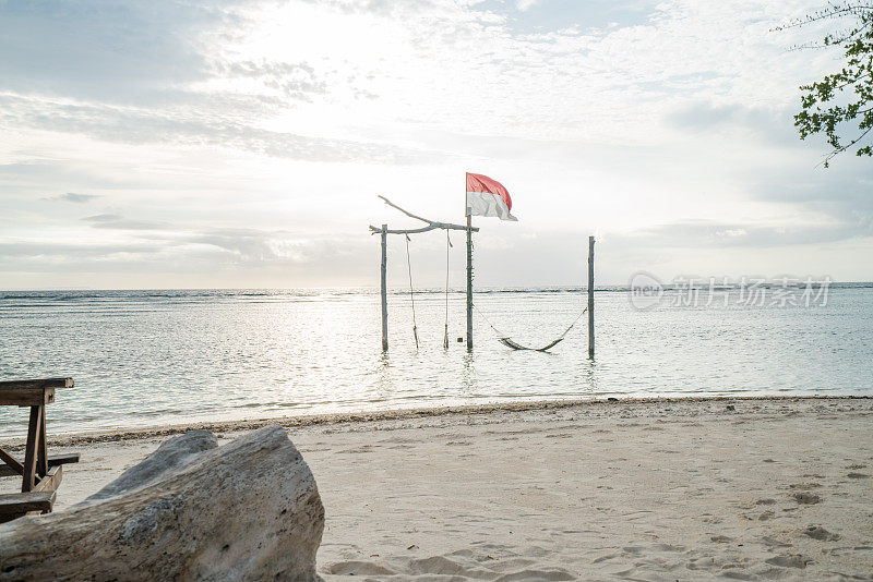 印度尼西亚，海上秋千和吊床
